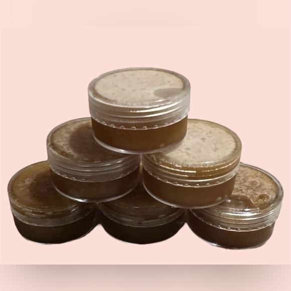 Organic Skincare Bundle - 8 Full Size Products and 4 Applicators - Picture 5 of 9